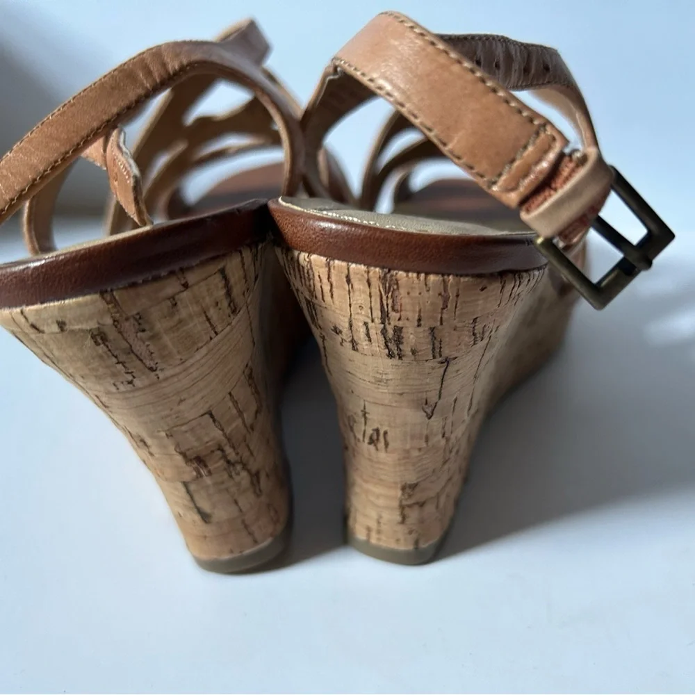 NEW KELLY and KATIE camel wedge platform sandal- size 9